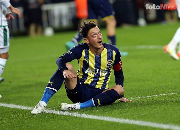 SPOR HABERİ - Fenerbahçe'de iki kadro dışı! Mesut Özil ve Ozan Tufan...