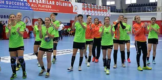 Muratpaşa galibiyet serisini sürdürdü