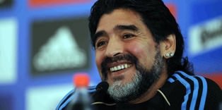 Maradona'dan Suarez'e destek