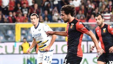 Genoa - Hellas Verona maçında ilginç an! Destro eline su şişesiyle gol attı