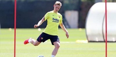 Barcelona midfielder suffers soleus injury