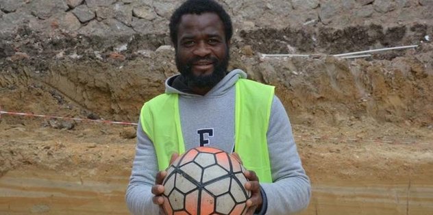 Kendini futbolcu olarak tanıttı, göçmen çıktı!