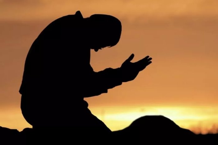 bayram-namazi-saat-kacta-2023-ramazan-bayrami-namazi-saat-kacta-kilinacak-il-il-bayram-namazi-saatleri-1681122701849.jpeg