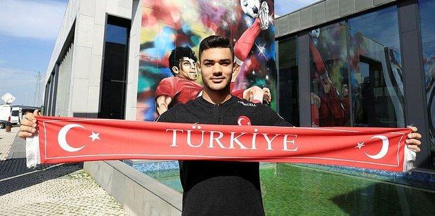 Ozan Kabak Mart ayının en iyi genç oyuncusu adayı