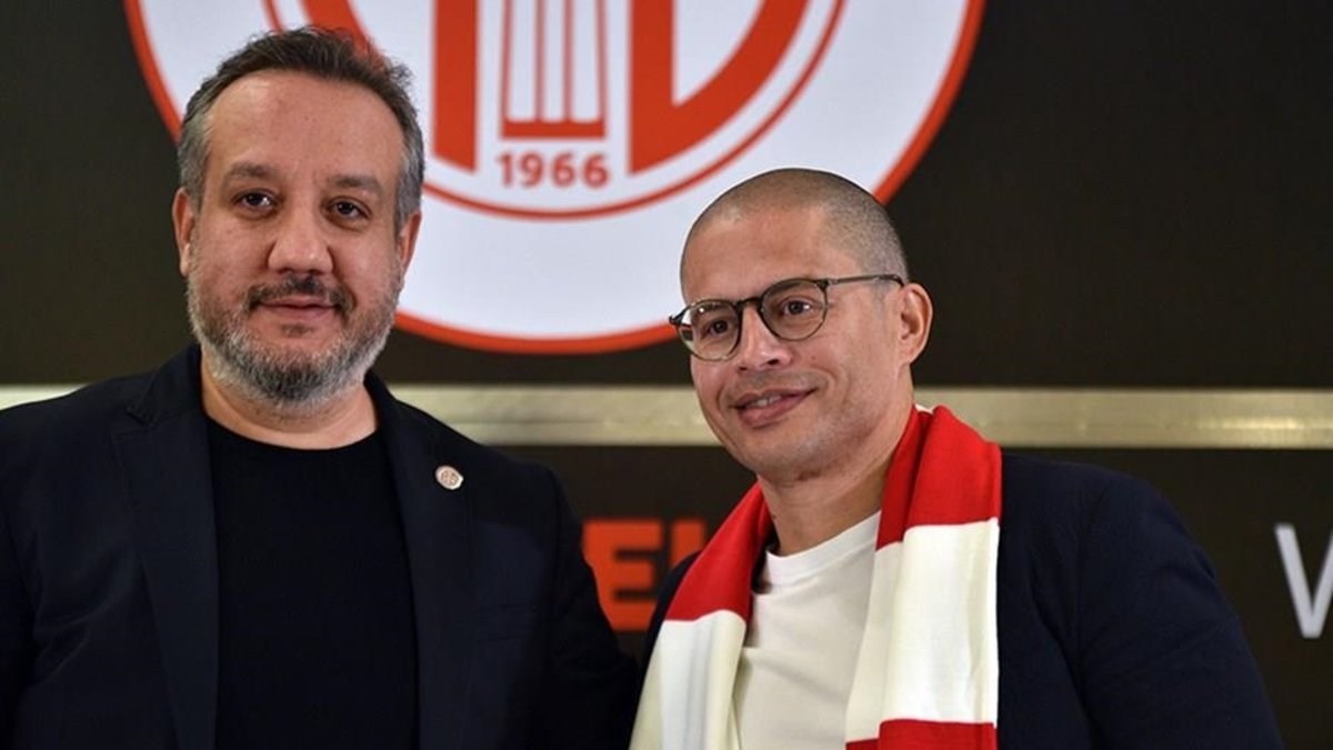 Antalyaspor'da Alex ile yollar ayrılacak mı?