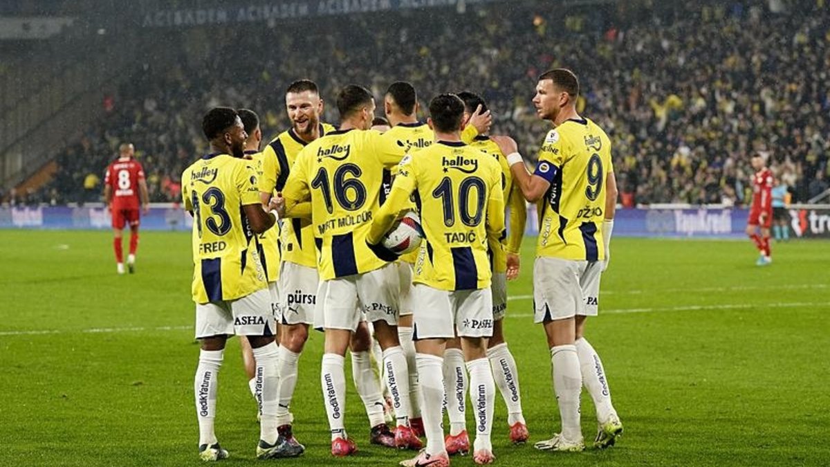 Fenerbahçe gözünü Avrupa'ya dikti! Jose Mourinho yeniden dümene geçti