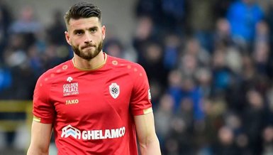 Wesley Hoedt apronda