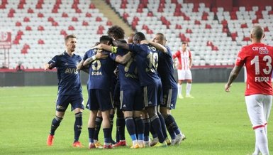Mesut Yılmaz ile İzmir’e saygı duruşu