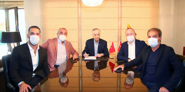 Boş kağıda imza attı