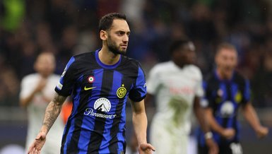 Hakan Çalhanoğlu Inter formasıyla Serie A'da tarihe geçti