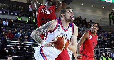 Anadolu Efes yarı finalde!