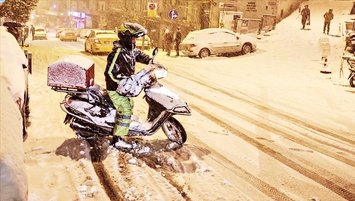 Bugün kuryeler çalışıyor mu?