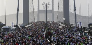 Thousands run in Istanbul Marathon