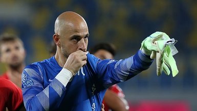 Kaleci Erhan Göztepe'ye