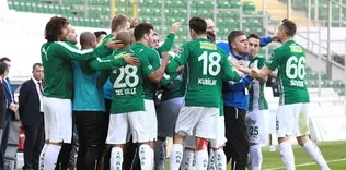 Timsah 90+3’te güldü