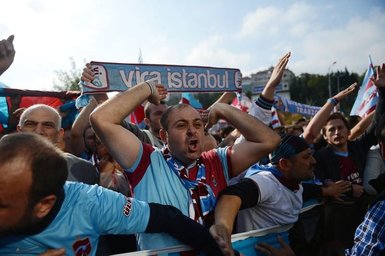 Trabzonsporlu taraftarlar TFF binasına yürüdü