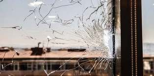 Sabah-Atv binası kurşunların hedefi oldu