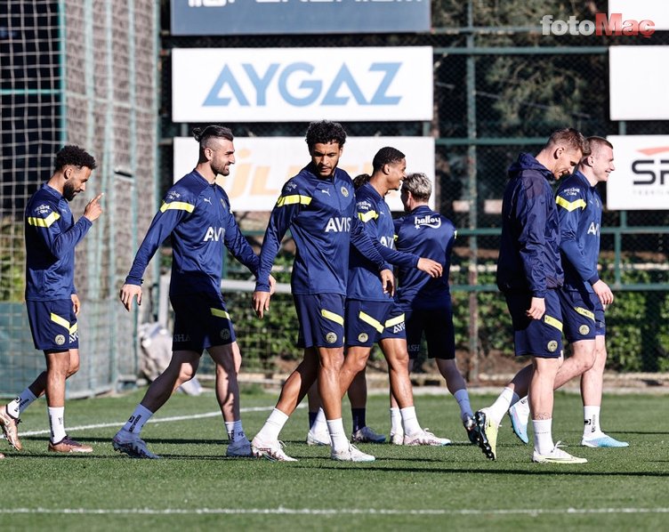 Fenerbahçe'de golcü operasyonu! Hocası Ante Rebic'in transferini açıkladı