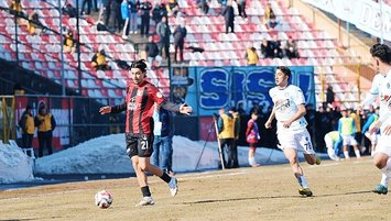 Van Cedric’le güldü