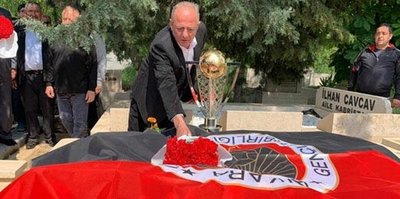 Kupa İlhan Cavcav'ın kabrinde