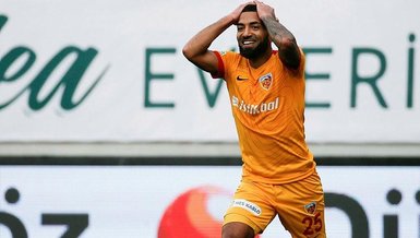 Kayserisporlu Lennon ilk kez kırmızı gördü