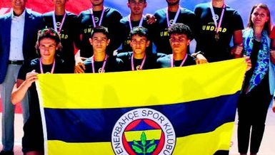 Kürekte Fener alayı