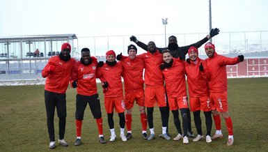 Sivasspor eksi 7 derecede idman yaptı