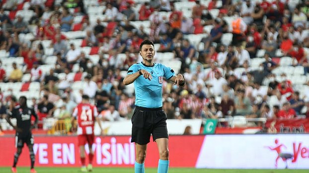 Başakşehir-Fenerbahçe maçının VAR hakemi Ali Şansalan oldu