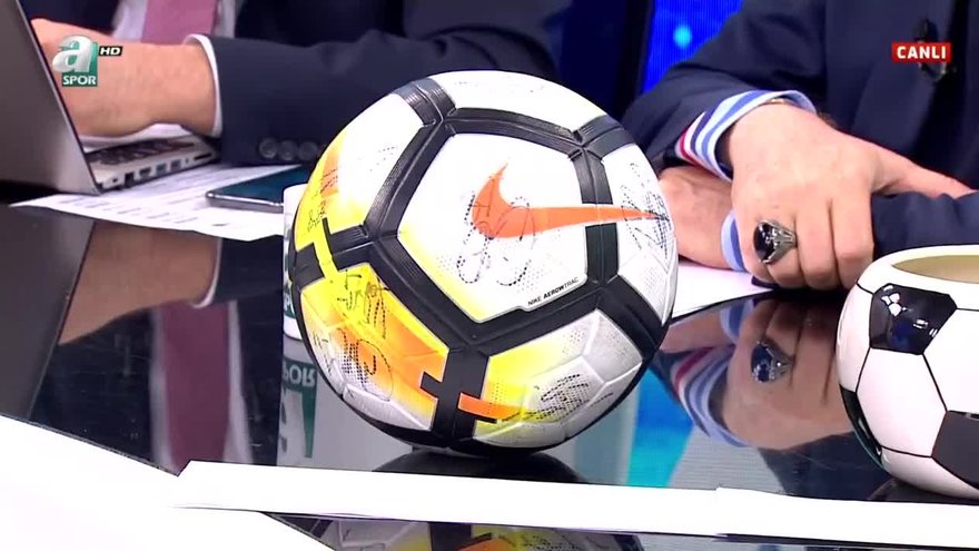 Galatasaray'ın iptal edilen penaltısında top dışarı çıktı mı? Toroğlu açıkladı!