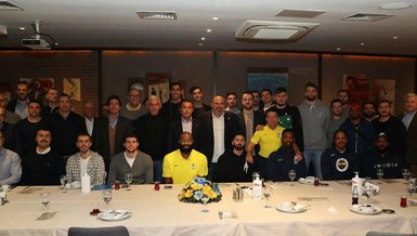 Fenerbahçe Kulübü Başkanı Ali Koç, erkek basketbol takımı ile bir araya geldi