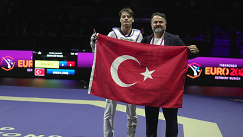 Milli tekvandocudan altın madalya!