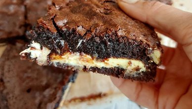 MUZ KREMALI BROWNİ TARİFİ | Muzlu browni nasıl yapılır? Malzemeleri, yapılışı, püf noktaları