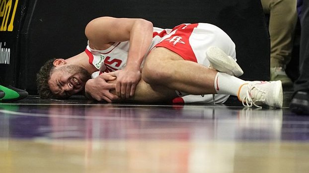 Alperen Şengün acı içinde yerde kaldı