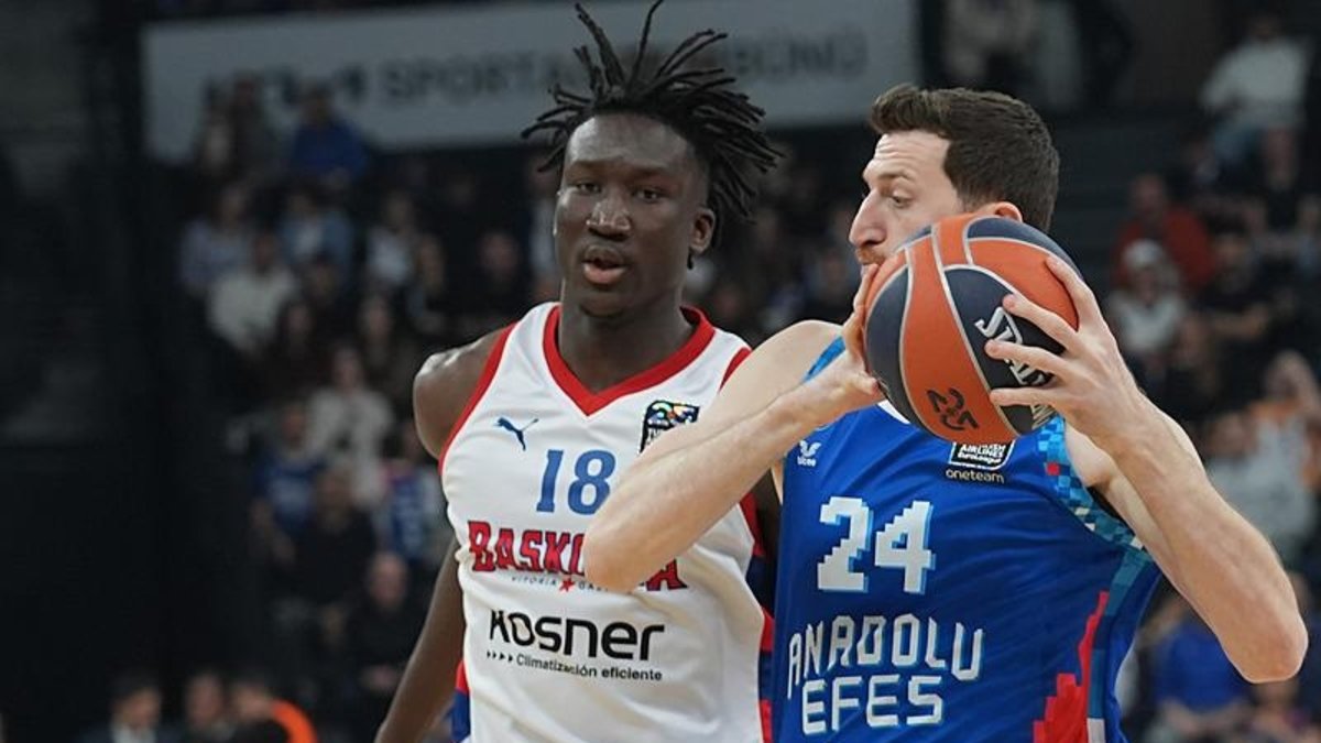Anadolu Efes 92-76 Baskonia (MAÇ SONUCU ÖZET) Anadolu Efes 92-76 Baskonia (MAÇ SONUCU ÖZET)