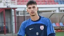 Arif eldivenleri giydi