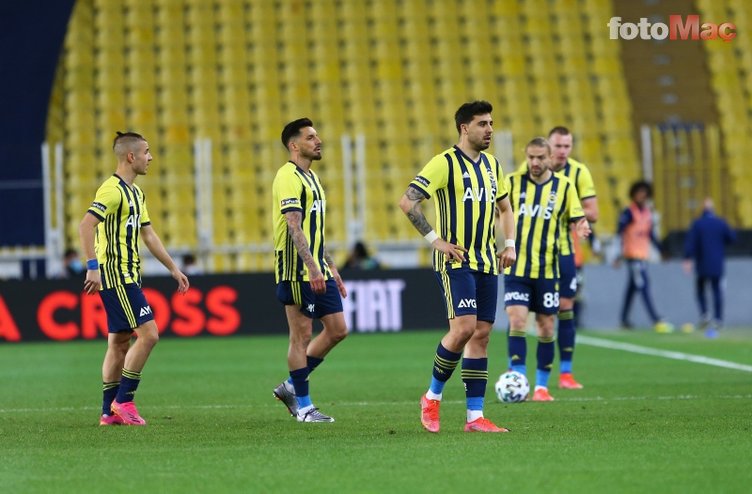 Son dakika FB haberleri | Fenerbahçe'de Emre Belözoğlu futbolculara sert çıktı!
