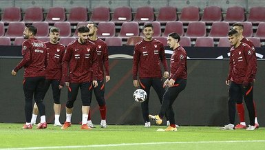 Feghouli milli takım kampında sakatlandı