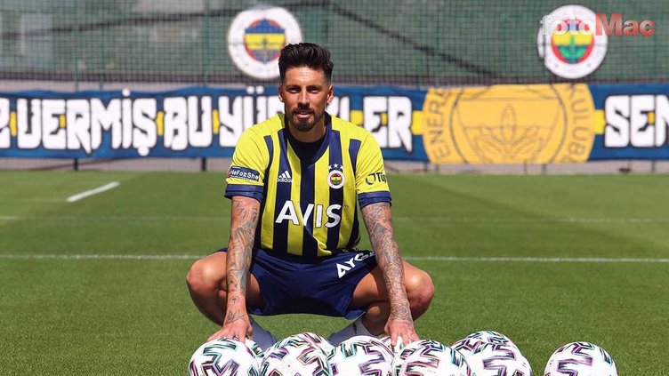 FENERBAHÇE TRANSFER HABERLERİ - Fenerbahçe'de kontenjan sıkıntısı! Jose Sosa ve Luiz Gustavo gitmek istemiyor
