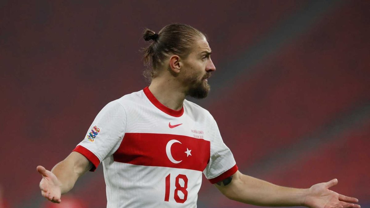 Caner Erkin Futbolu Bırakma Kararını Duyurdu