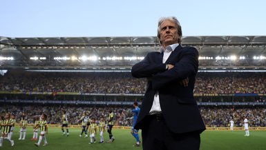Fenerbahçe - Slovacko maçı sonrası Jorge Jesus'tan santrfor transferi açıklaması! "Önümüzdeki günlerde..."