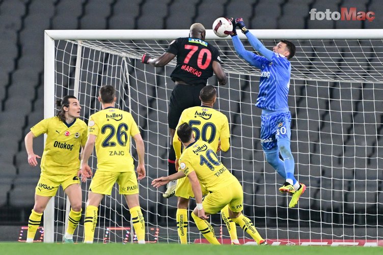 Fatih Karagümrük - Fenerbahçe maçında yabancı VAR'dan orta hakeme 2 öneri!