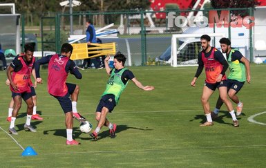 Bundesliga’yı kasıp kavuran yıldız Fenerbahçe’ye! Özel madde devreye sokulacak