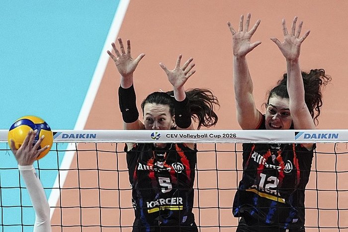 galatasaray-daikin-fenerbahce-medicana-canli-izle-mac-saat-kacta-ertelendi-mi-1769955241324.jpeg Galatasaray Daikin-Fenerbahçe Medicana maçı saat kaçta?