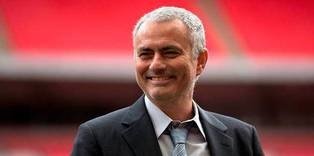 Manchester United appoints Mourinho