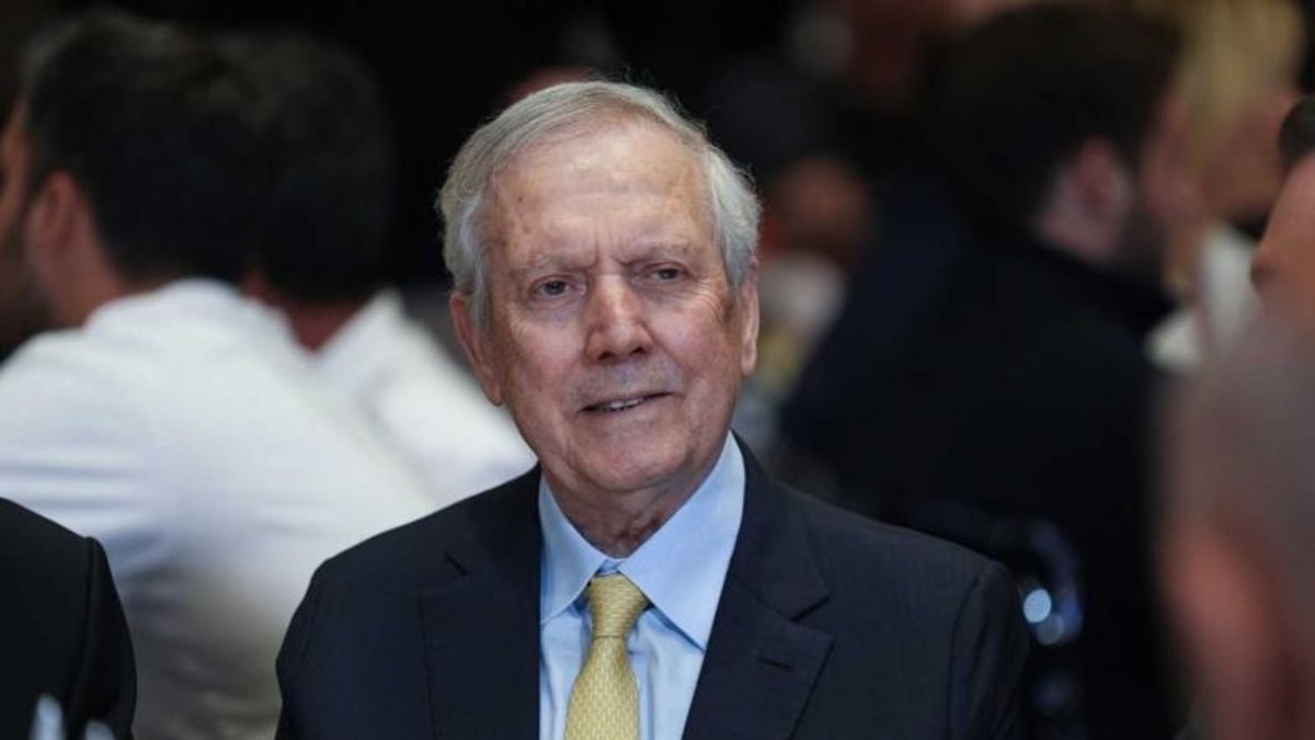 Aziz Yıldırım yıldız stoperin transferini bitiriyor!