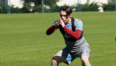 Abdülkadir çayı içti, pasını verdi