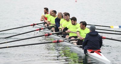 Sapanca Gölü'nde kürek şöleni