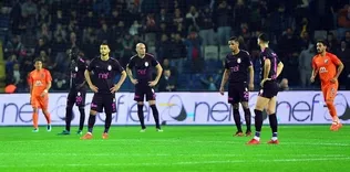 Galatasaray 5-1 yenildi, capsler patladı!