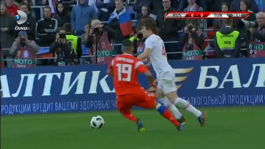 Çağlar Söyüncü'den büyük hata! Rusya 1-0 Türkiye
