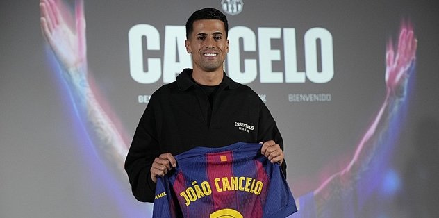 Barcelona Joao Cancelo'yu kadrosuna kattı!